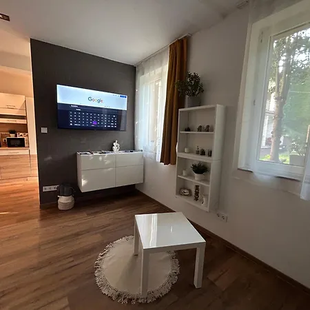 R59 With Free Parking Печ